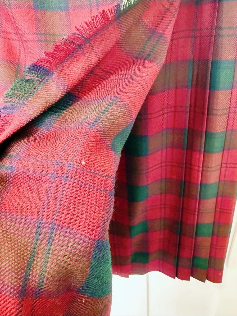 Vintage Edinburgh Woolen Mill Tartan Plaid Skirt in Red